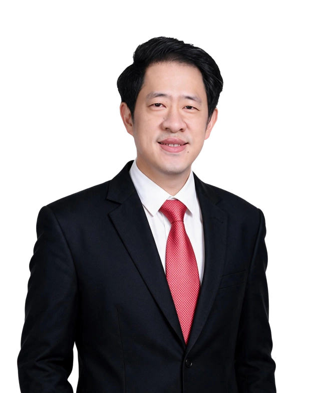 นายนราธิป วิรุฬห์ชาตะพันธ์