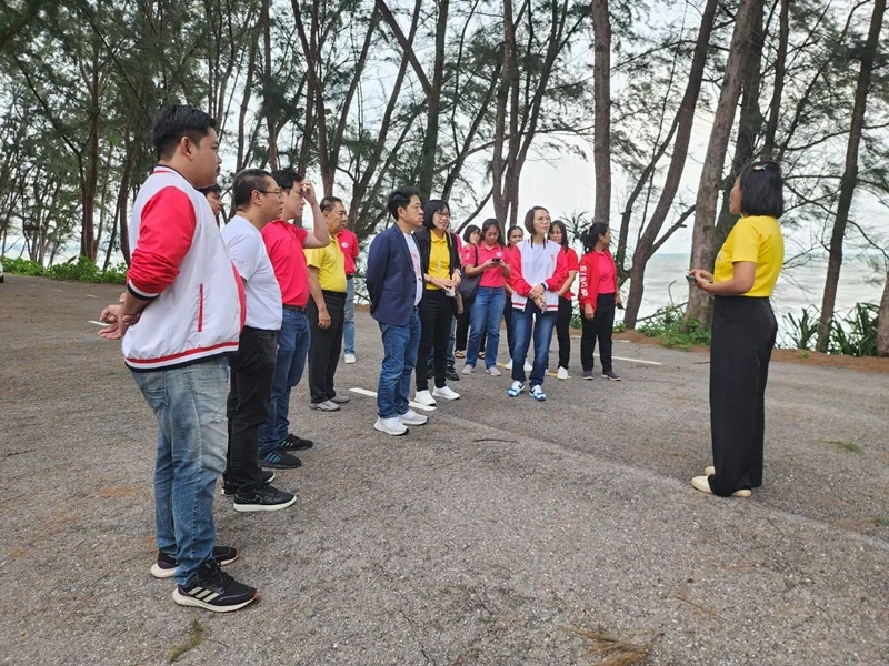 ผู้บริหารซิงเกอร์ ชมกิจกรรมและการดำเนินงานภายในโครงการพัฒนาส่วนพระองค์ ชุมพร