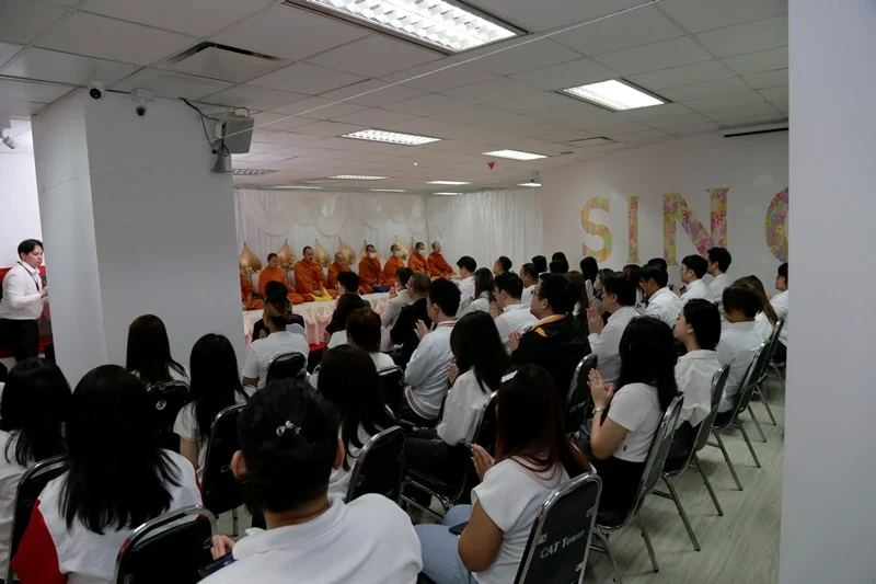 บริษัท ซิงเกอร์ประเทศไทย จำกัด (มหาชน) ทำบุญบริษัทฯ และสักการะองค์พระครุฑพ่าห์