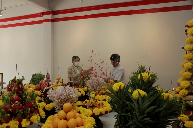 บริษัท ซิงเกอร์ประเทศไทย จำกัด (มหาชน) ได้ประกอบพิธีพรามหณ์ พิธีขอขมากรรม และ ขออนุญาตประดิษฐานองค์พระครุฑพ่าห์