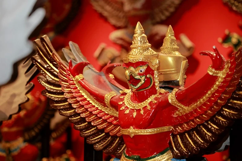 บริษัท ซิงเกอร์ประเทศไทย จำกัด (มหาชน) ได้ประกอบพิธีพรามหณ์ พิธีขอขมากรรม และ ขออนุญาตประดิษฐานองค์พระครุฑพ่าห์