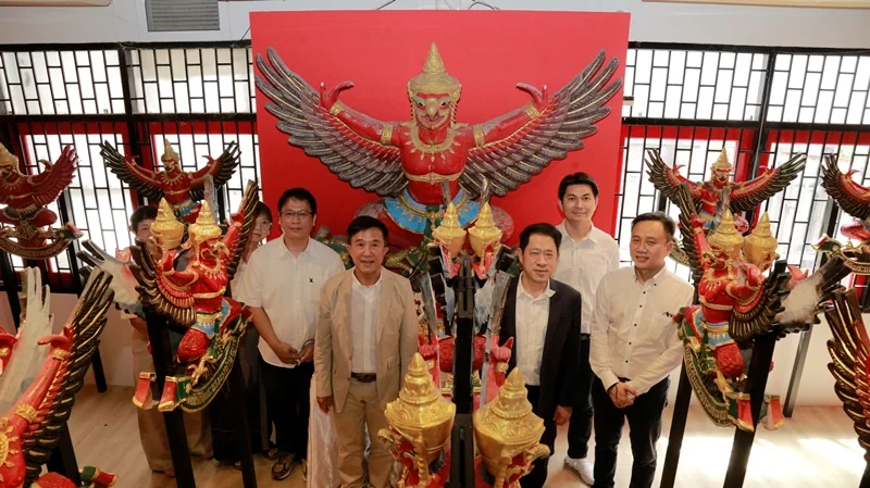 บริษัท ซิงเกอร์ประเทศไทย จำกัด (มหาชน) ได้ประกอบพิธีพรามหณ์ พิธีขอขมากรรม และ ขออนุญาตประดิษฐานองค์พระครุฑพ่าห์