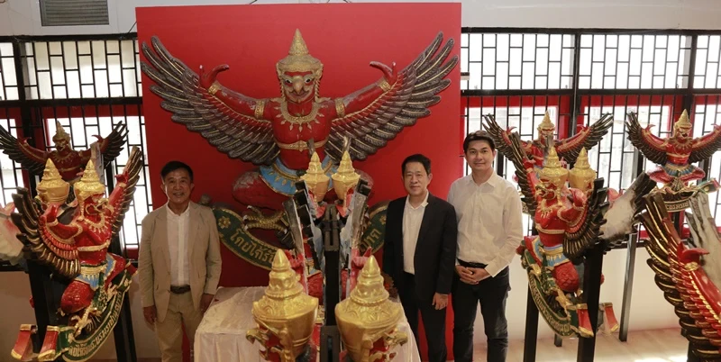 บริษัท ซิงเกอร์ประเทศไทย จำกัด (มหาชน) ได้ประกอบพิธีพรามหณ์ พิธีขอขมากรรม และ ขออนุญาตประดิษฐานองค์พระครุฑพ่าห์