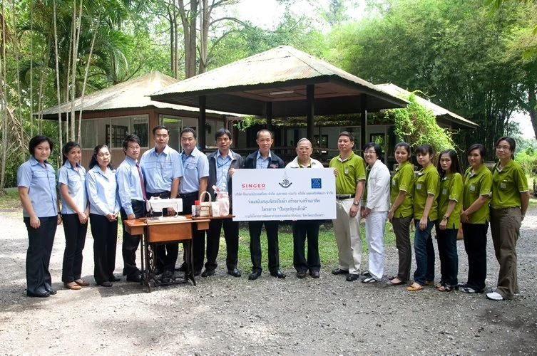 Singer donates sewing machines to help create work opportunity for rural community under Kao Hinson Project