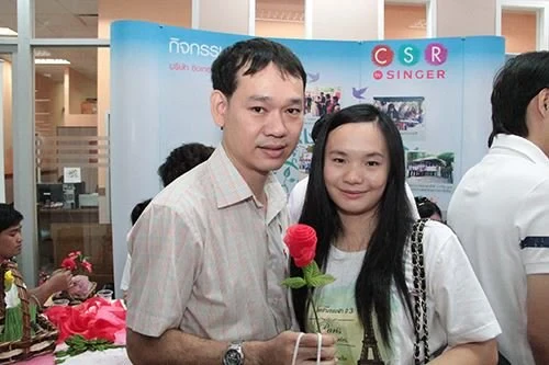 ซิงเกอร์ร่วมกิจกรรมวันแห่งความรัก ในงาน รัก ณ บางรัก “เคียงคู่ สู่ฝัน ในวันใหม่”