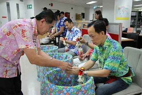 ซิงเกอร์ร่วมอนุรักษ์และสืบสานประเพณี พิธีรดน้ำดำหัวเนื่องในโอกาสวันสงกรานต์