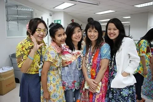 ซิงเกอร์ร่วมอนุรักษ์และสืบสานประเพณี พิธีรดน้ำดำหัวเนื่องในโอกาสวันสงกรานต์