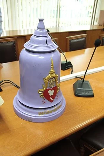 ซิงเกอร์ เชิญชวนตัดเย็บ "ผ้าอาบน้ำฝน และผ้าอังสะ” สำหรับเทศกาลเข้าพรรษา 2557
