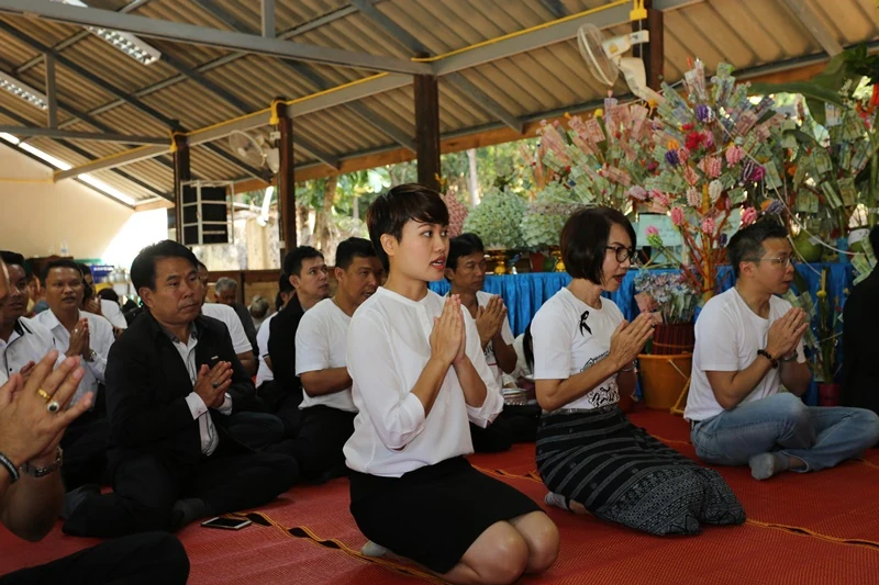บริษัท ซิงเกอร์ประเทศไทย จำกัด (มหาชน) ทอดผ้าป่าเพื่อการศึกษา เพื่อซ่อมแซมอาคารเรียนชั้นอนุบาลของ โรงเรียนบ้านแม่กลองเก่า อำเภออุ้มผาง จังหวัดตาก