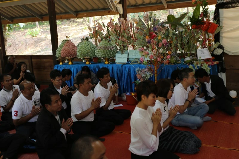 บริษัท ซิงเกอร์ประเทศไทย จำกัด (มหาชน) ทอดผ้าป่าเพื่อการศึกษา เพื่อซ่อมแซมอาคารเรียนชั้นอนุบาลของ โรงเรียนบ้านแม่กลองเก่า อำเภออุ้มผาง จังหวัดตาก