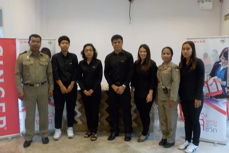 จัดกิจกรรม “สร้างงาน สร้างอาชีพ” ด้านการร่วมพัฒนาชุมชนและสังคม โดยการฝึกอาชีพด้านการตัดเย็บ เทคนิคการต่อผ้าห่ม ให้กลุ่มผู้ต้องขังหญิง