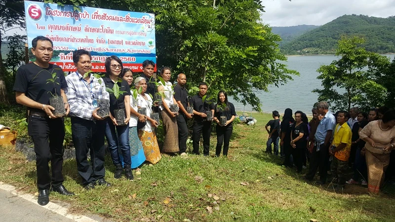 โครงการ “ปลูกป่าเพื่อสังคมและสิ่งแวดล้อม” ณ อ่างเก็บน้ำ ห้วยน้ำใส ตำบลลานข่อย อำเภอป่าพะยอม จังหวัดพัทลุง