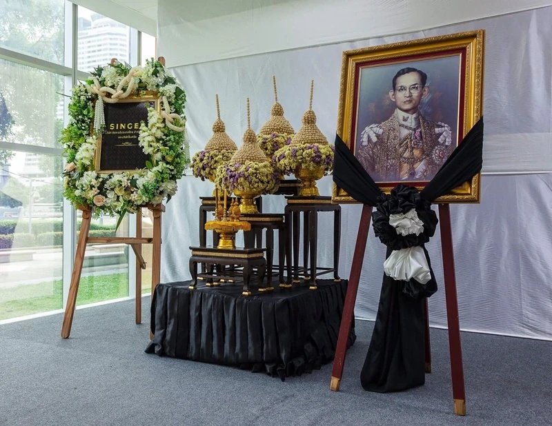 จัดกิจกรรมร่วมกับจิตอาสา “ประดิษฐ์ดอกไม้จันทน์พระราชทาน” เพื่อทูลเกล้า ทูลกระหม่อม ถวายในพระราชพิธีถวายพระเพลิงพระบรมศพ