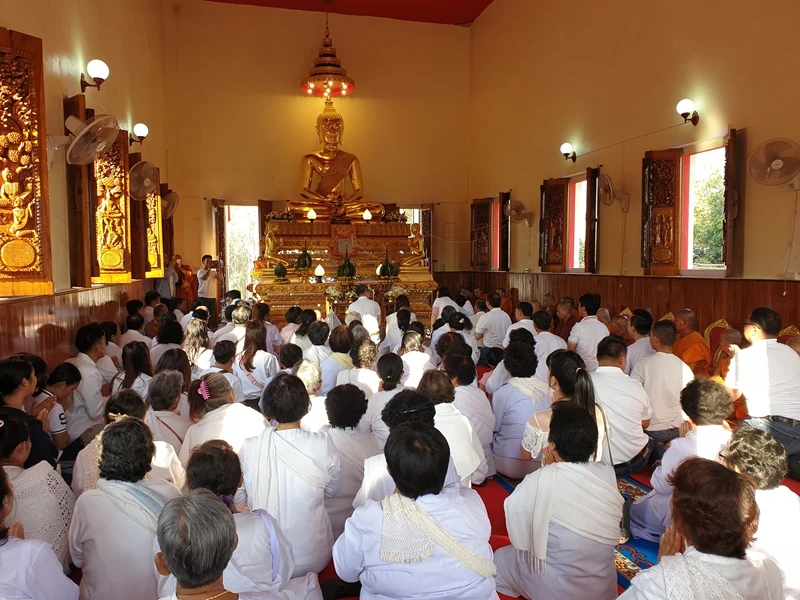 ในโอกาสเฉลิมฉลอง 130 ปี บริษัท ซิงเกอร์ประเทศไทย จำกัด (มหาชน) ร่วมเป็นเจ้าภาพทำบุญทอดผ้าป่าสามัคคี เพื่อสมทบทุนในการ บูรณะปิดทององค์พระประธาน