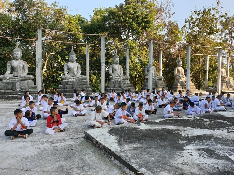 ในโอกาสเฉลิมฉลอง 130 ปี บริษัท ซิงเกอร์ประเทศไทย จำกัด (มหาชน) ร่วมเป็นเจ้าภาพทำบุญทอดผ้าป่าสามัคคี เพื่อสมทบทุนในการ บูรณะปิดทององค์พระประธาน