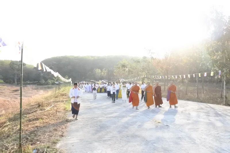 ในโอกาสเฉลิมฉลอง 130 ปี บริษัท ซิงเกอร์ประเทศไทย จำกัด (มหาชน) ร่วมเป็นเจ้าภาพทำบุญทอดผ้าป่าสามัคคี เพื่อสมทบทุนในการ บูรณะปิดทององค์พระประธาน