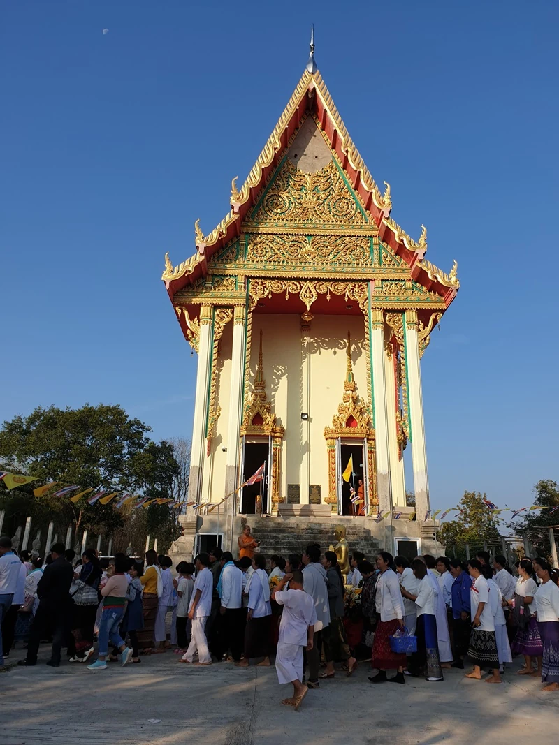 ในโอกาสเฉลิมฉลอง 130 ปี บริษัท ซิงเกอร์ประเทศไทย จำกัด (มหาชน) ร่วมเป็นเจ้าภาพทำบุญทอดผ้าป่าสามัคคี เพื่อสมทบทุนในการ บูรณะปิดทององค์พระประธาน