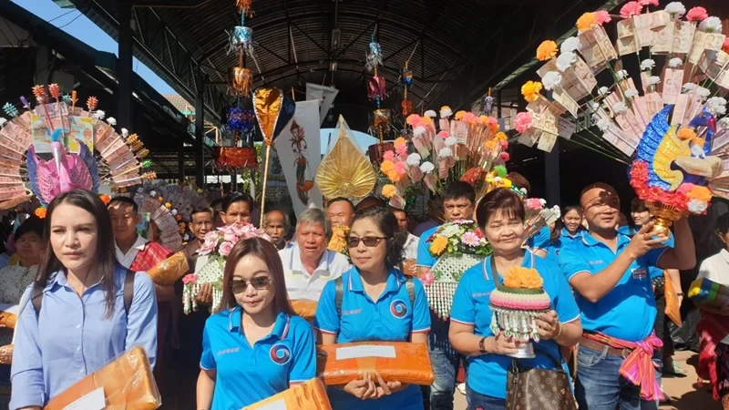 บริษัท ซิงเกอร์ประเทศไทย จำกัด (มหาชน) ร่วมเป็นเจ้าภาพทำบุญร่วมเป็นเจ้าภาพทอดกฐินสามัคคี เพื่อสมทบทุน “สร้างฝ้าเพดานศาลาหอฉันทรงไทยประยุกต์ ขนาดกว้าง ๑๔ เมตร ยาว ๒๔ เมตร”