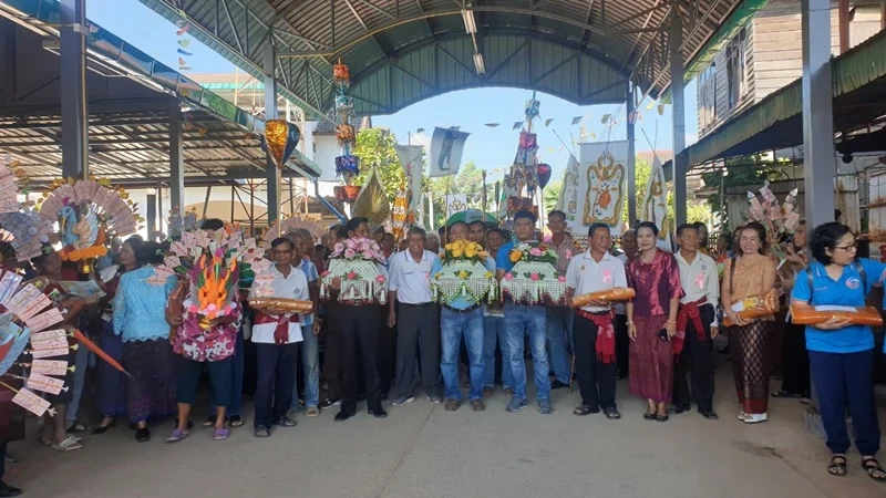 บริษัท ซิงเกอร์ประเทศไทย จำกัด (มหาชน) ร่วมเป็นเจ้าภาพทำบุญร่วมเป็นเจ้าภาพทอดกฐินสามัคคี เพื่อสมทบทุน “สร้างฝ้าเพดานศาลาหอฉันทรงไทยประยุกต์ ขนาดกว้าง ๑๔ เมตร ยาว ๒๔ เมตร”