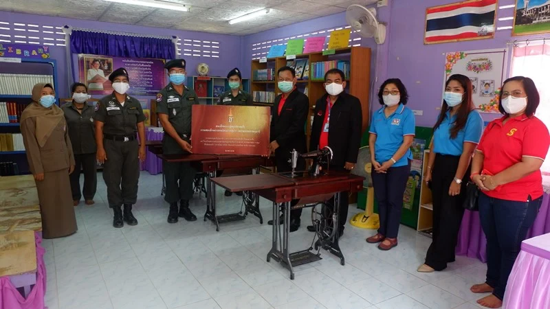 บริษัท ซิงเกอร์ประเทศไทย จำกัด (มหาชน) ได้ดำเนินกิจการครบ 130 ปี ในปี 2562 จึงได้ น้อมเกล้าฯ ถวายจักรเย็บผ้าซิงเกอร์ แด่ สมเด็จพระกนิษฐาธิราชเจ้า กรมสมเด็จพระเทพรัตนราชสุดา ฯ สยามบรมราชกุมารี
