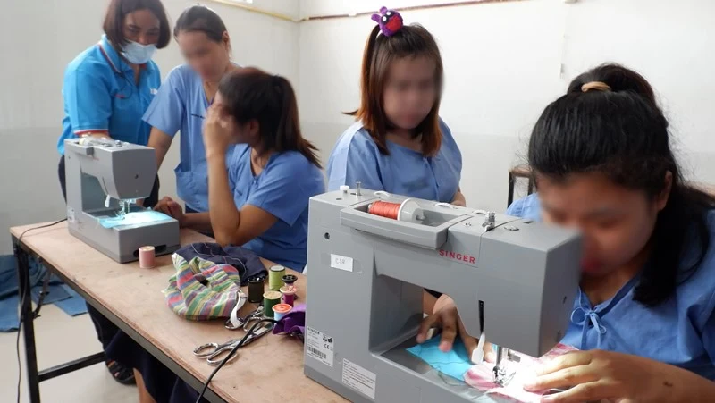 จัดกิจกรรม “สร้างงาน สร้างอาชีพ” ด้านการร่วมพัฒนาชุมชนและสังคม โดยการฝึกอาชีพด้านการตัดเย็บ “ผ้าบุตะกร้า
