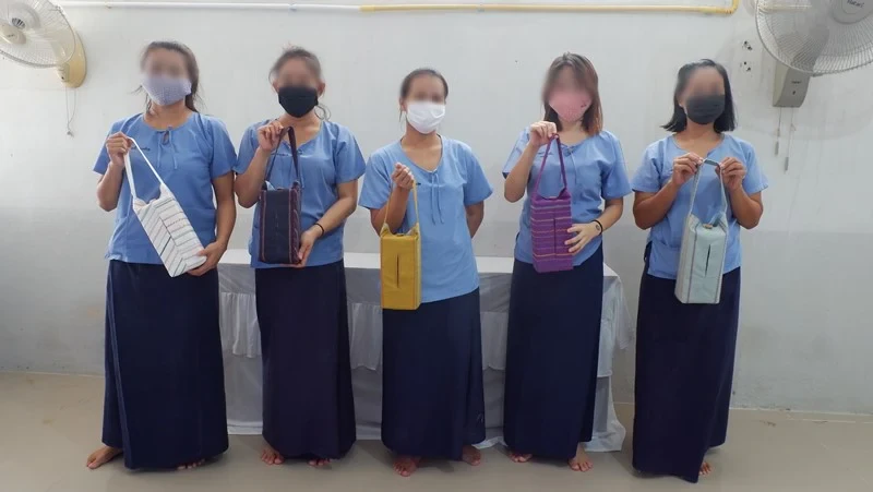 จัดกิจกรรม “สร้างงาน สร้างอาชีพ” ด้านการร่วมพัฒนาชุมชนและสังคม โดยการฝึกอาชีพด้านการตัดเย็บ “ผ้าบุตะกร้า