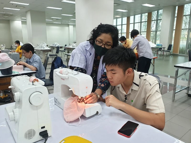 ซิงเกอร์ เชิญชวนจิตอาสาร่วมกิจกรรม ตัดเย็บหน้ากากอนามัย ส่งมอบให้กับโรงพยาบาลทั่วประเทศ