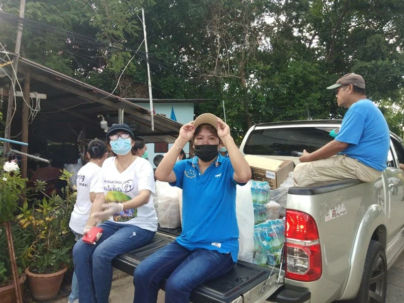 ซิงเกอร์ ร่วมกับรายการ เรื่องเล่าแบ่งปัน มอบน้ำดื่ม "น้ำแร่ซิงเกอร์" ให้กับชุมชน