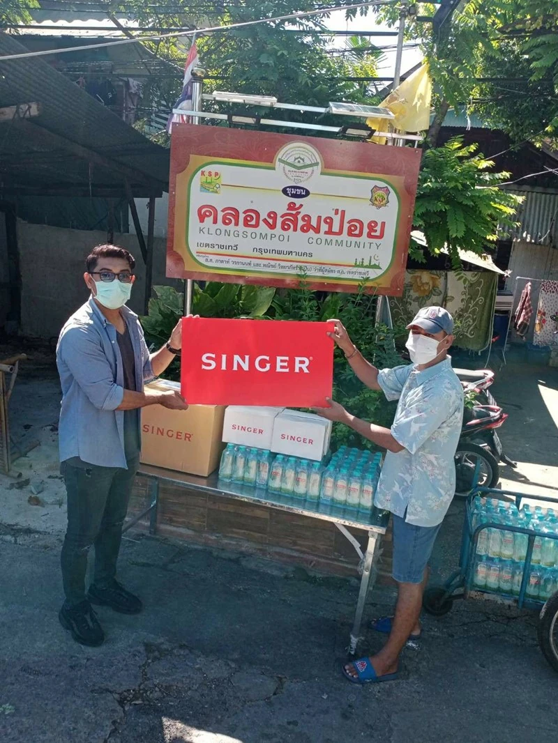 ซิงเกอร์ ร่วมกับรายการ เรื่องเล่าแบ่งปัน มอบน้ำดื่ม "น้ำแร่ซิงเกอร์" ให้กับชุมชน