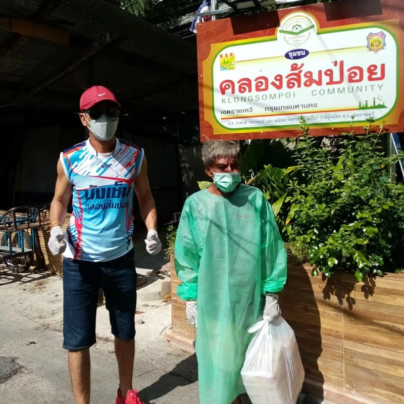 ซิงเกอร์ ร่วมกับรายการ เรื่องเล่าแบ่งปัน มอบน้ำดื่ม "น้ำแร่ซิงเกอร์" ให้กับชุมชน