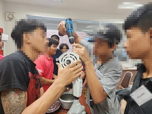 ศาลเยาวชนและครอบครัวกลางกรุงเทพ ร่วมกับ บริษัท ซิงเกอร์ประเทศไทย จำกัด (มหาชน) จัดโครงการ “ส่งเสริมความรู้และพัฒนาทักษะอาชีพเด็กและเยาวชน”